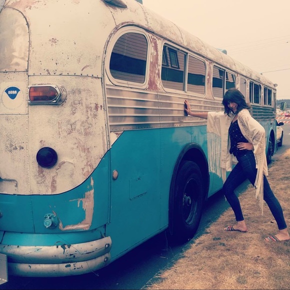 Meet your Posher, Jessica - Picture 2 of 2